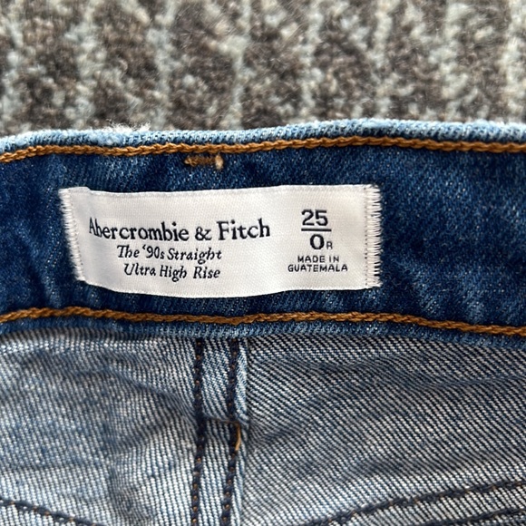 NWOT Abercrombie 90s ultra high rise jeans - Picture 3 of 6